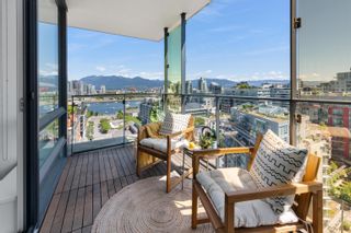 Photo 4: 1703 1783 MANITOBA Street in Vancouver: False Creek Condo for sale (Vancouver West)  : MLS®# R2785455