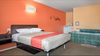 Photo 11: Hotel/Motel with property in Cache Creek, BC in Cache Creek: Business with Property for sale