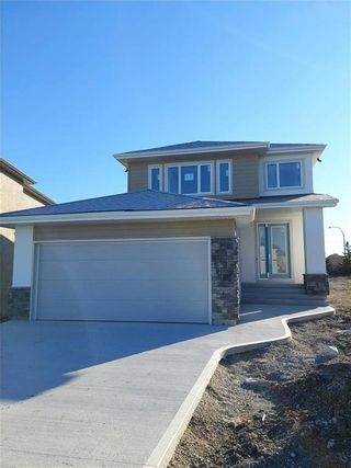 Photo 1: 43 DEDRICK Bay in Winnipeg: Charleswood Residential for sale (1H)  : MLS®# 202228383