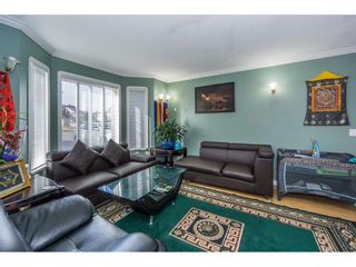 Photo 2: 12477 77A Avenue in Surrey: West Newton House for sale in "Strawberry Hill" : MLS®# R2206395