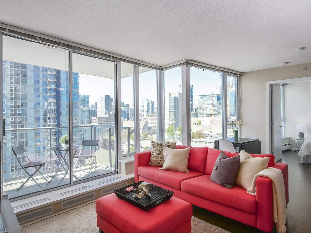 Main Photo: 2301 188 KEEFER Place in Vancouver: Downtown VW Condo for sale in "ESPANA II" (Vancouver West)  : MLS®# R2400182