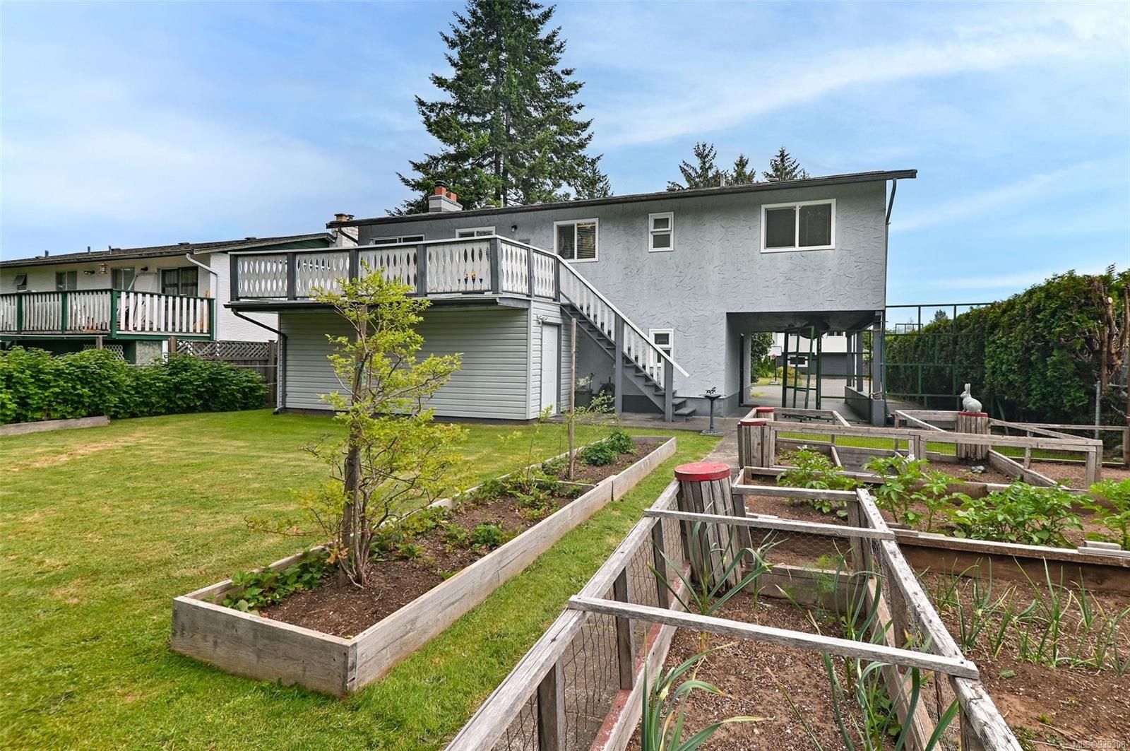 Main Photo: 1801 CRANBERRY Cir in Campbell River: CR Willow Point House for sale : MLS®# 935308