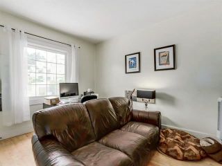 Photo 5: 517 COMMERCIAL Drive in Vancouver: Hastings House for sale (Vancouver East)  : MLS®# R2753818