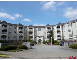 Photo 1: 105 5677 208TH Street in Langley: Langley City Condo for sale in "IVY LEA AT THE MEADOWS" : MLS®# F2908370