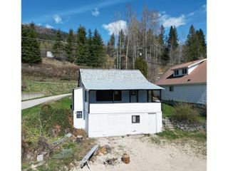 Photo 18: 3230 HIGHWAY 3A in Nelson: House for sale : MLS®# 2476124