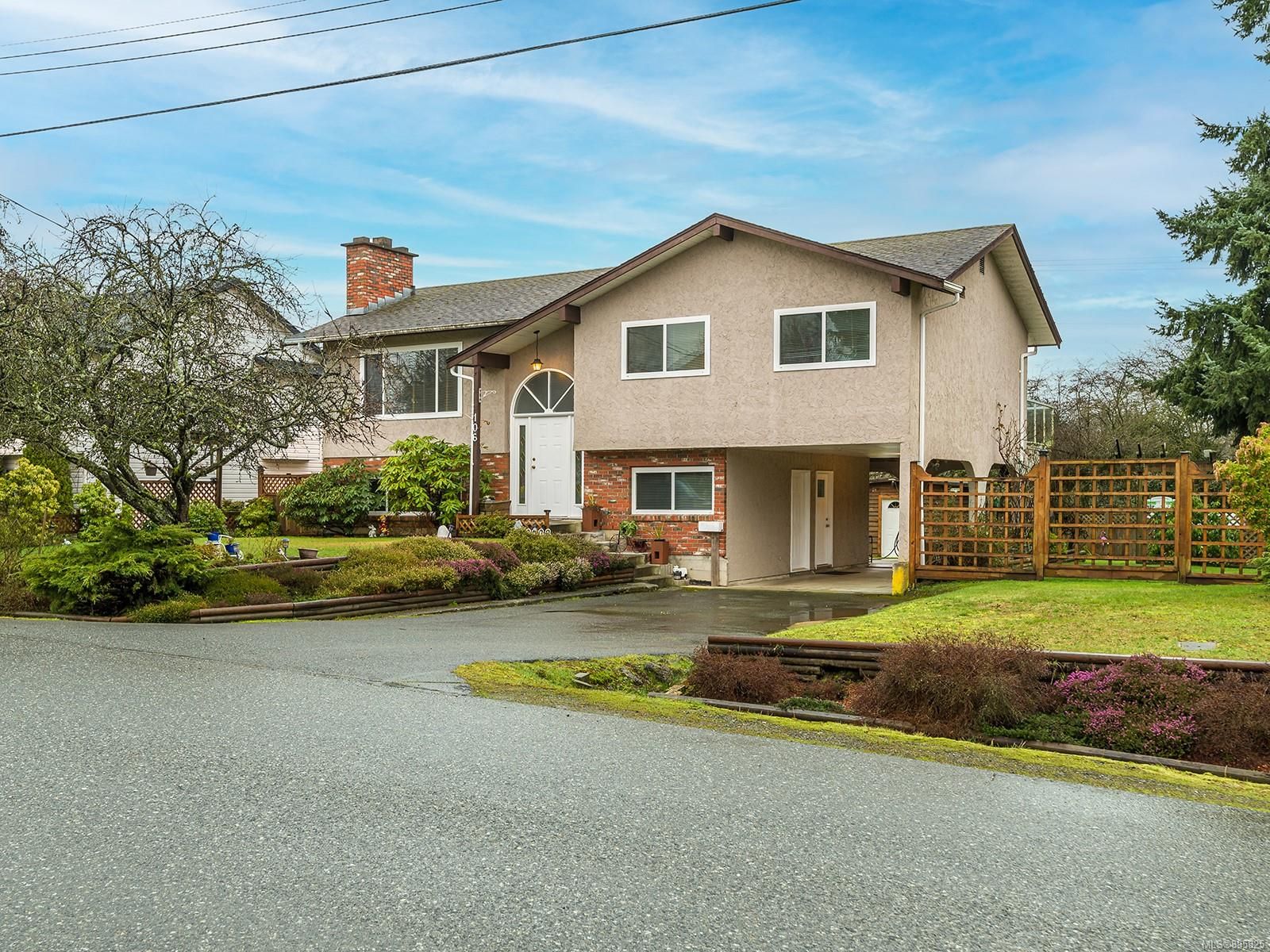 Main Photo: 106 Wildlife Pl in Nanaimo: Na University District House for sale : MLS®# 895825