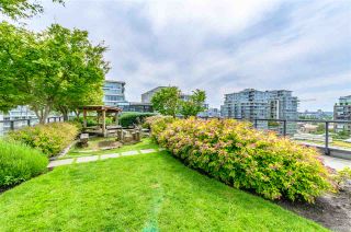 Photo 5: 703 123 W 1ST Avenue in Vancouver: False Creek Condo for sale in "Compass" (Vancouver West)  : MLS®# R2404404