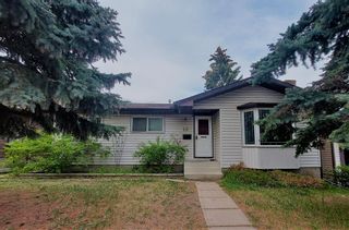 Photo 1: 15 Beaconsfield Close NW in Calgary: Beddington Heights Detached for sale : MLS®# A2052346