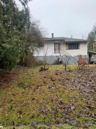 Main Photo: 15420 27A Avenue in Surrey: King George Corridor House for sale in "Sunnyside Park" (South Surrey White Rock)  : MLS®# R2746711