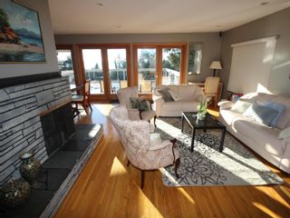 Photo 3: 1249 NEPAL Crescent in West Vancouver: Ambleside House for sale : MLS®# R2743334