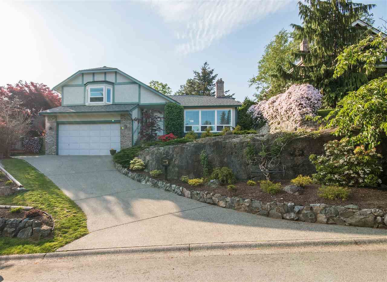 Main Photo: 36029 VILLAGE Knoll in Abbotsford: Abbotsford East House for sale in "Mountain Village" : MLS®# R2062189