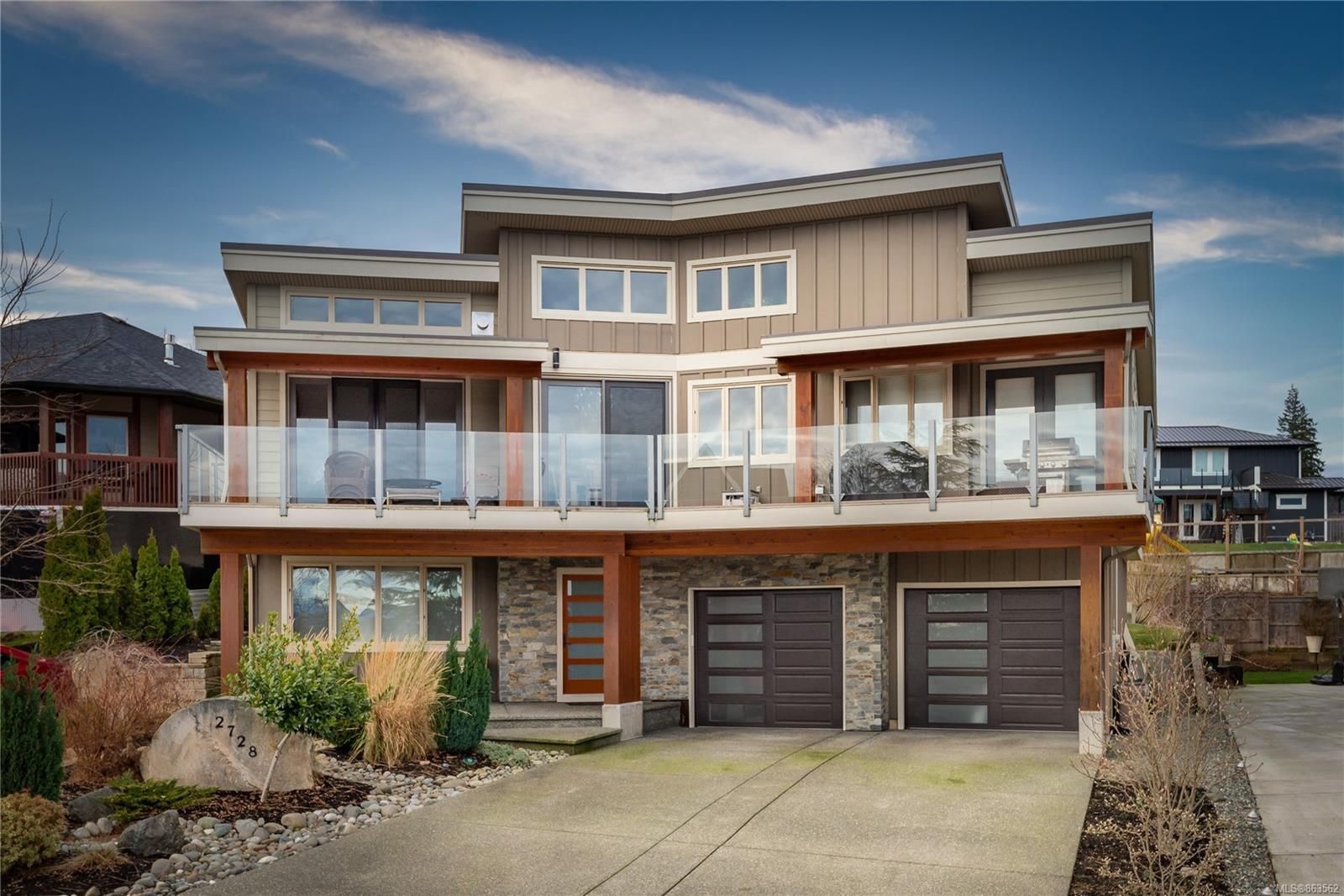 Main Photo: 2728 Penfield Rd in Campbell River: CR Willow Point House for sale : MLS®# 863562