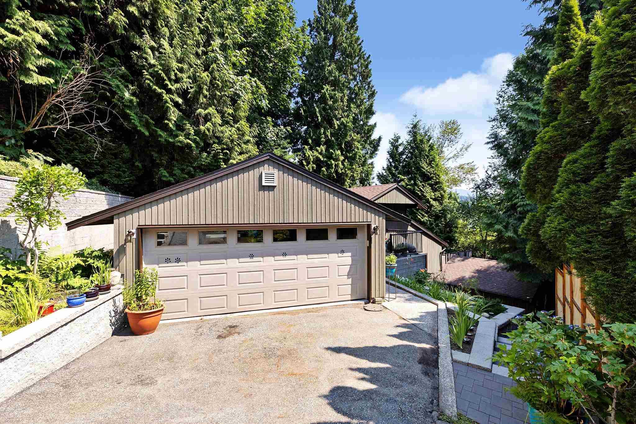 Main Photo: 1773 VIEW Street in Port Moody: Port Moody Centre House for sale : MLS®# R2600072