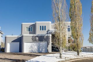 Photo 1: 136 Woodacres Drive SW in Calgary: Woodbine Detached for sale : MLS®# A1045997