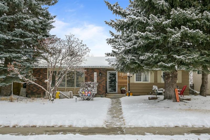 FEATURED LISTING: 236 Parkwood Close Southeast Calgary