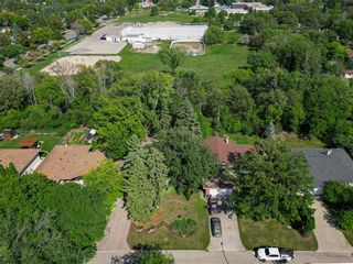 Photo 3: 85 Tunis Bay in Winnipeg: Fort Richmond Residential for sale (1K)  : MLS®# 202324399