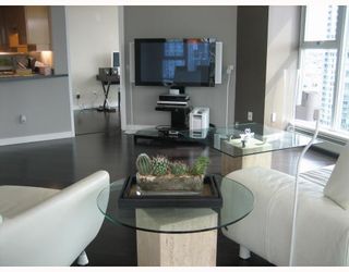 Photo 5: 1903 1009 EXPO Boulevard in Vancouver: Downtown VW Condo for sale in "LANDMARK 33" (Vancouver West)  : MLS®# V696490