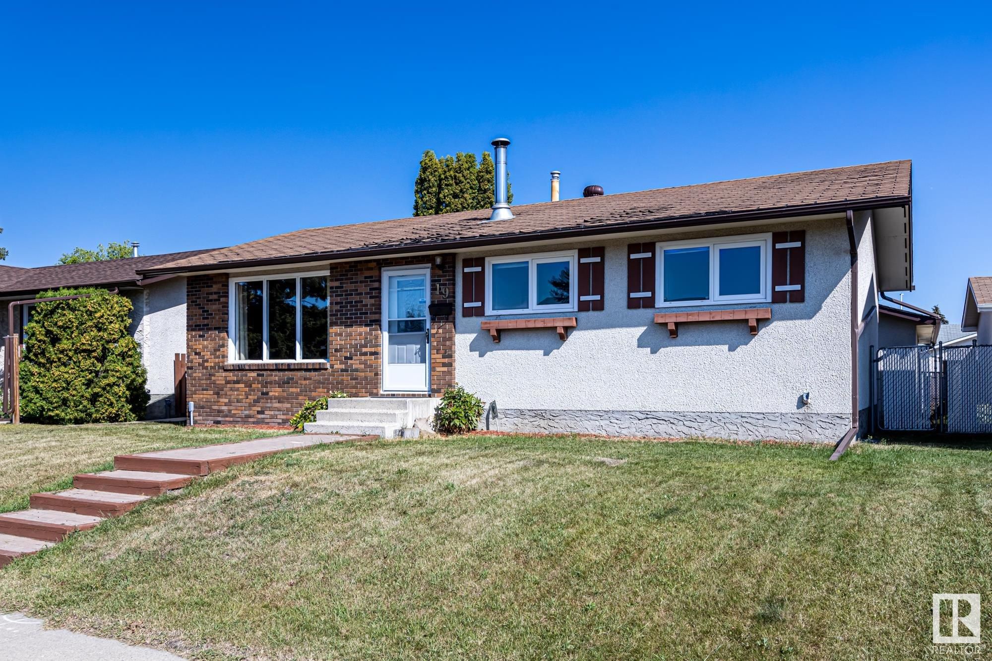 Main Photo: 14619 115 Street in Edmonton: Zone 27 House for sale : MLS®# E4310882