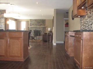 Photo 5: 305 Bonner Avenue in WINNIPEG: North Kildonan Residential for sale (North East Winnipeg)  : MLS®# 1510269