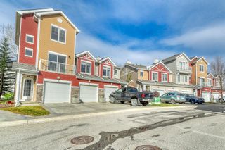 Photo 2: 28 Chaparral Ridge Park SE in Calgary: Chaparral Row/Townhouse for sale : MLS®# A2008418