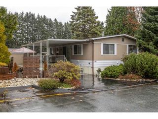 Photo 1: 280 1840 160 Street in Surrey: King George Corridor Manufactured Home for sale in "BREAKAWAY BAYS" (South Surrey White Rock)  : MLS®# R2517093