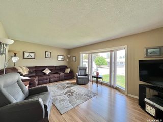 Photo 6: 410 McGillivray Street in Outlook: Residential for sale : MLS®# SK898271