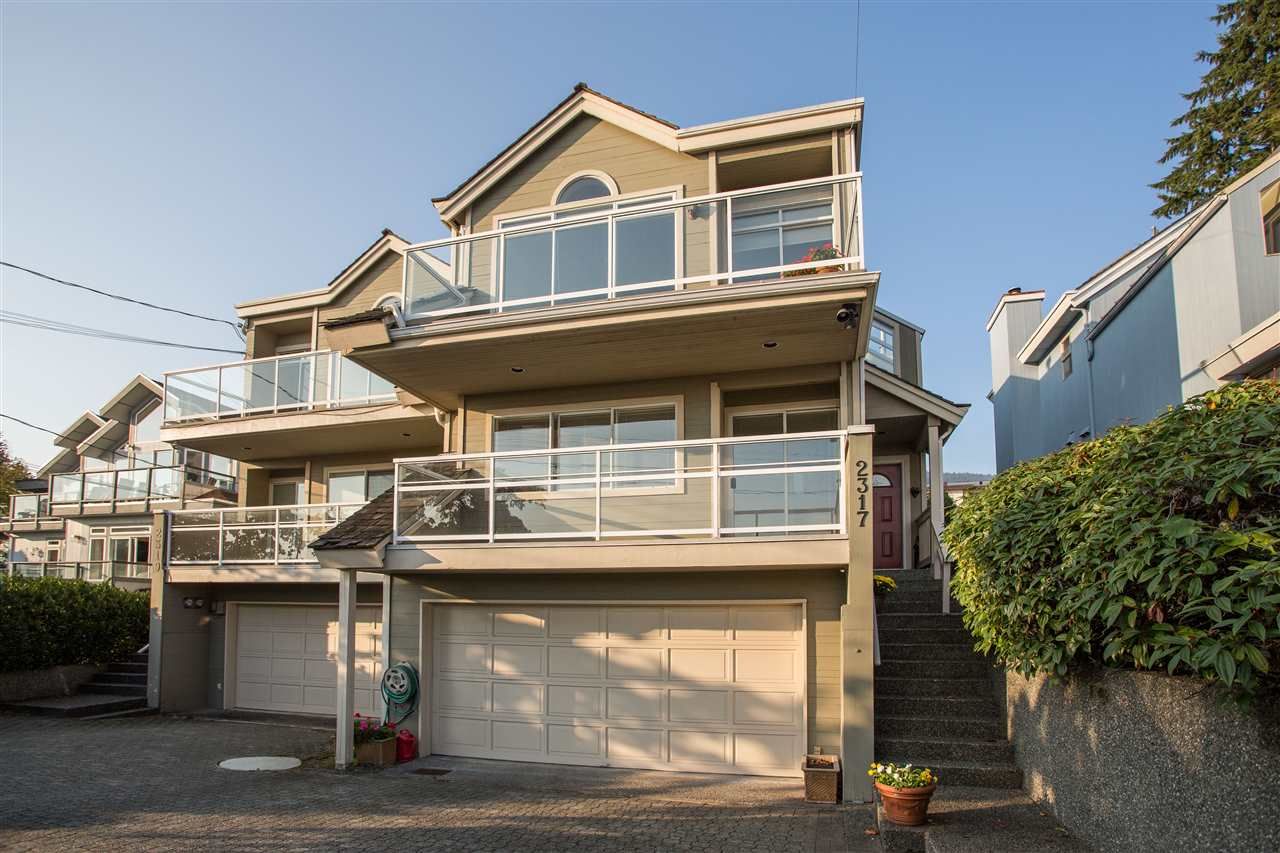Main Photo: 2317 MARINE Drive in West Vancouver: Dundarave 1/2 Duplex for sale : MLS®# R2504990