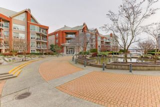 Photo 2: 404A 1220 QUAYSIDE Drive in New Westminster: Quay Condo for sale in "TIFFANY SHORES" : MLS®# R2749808