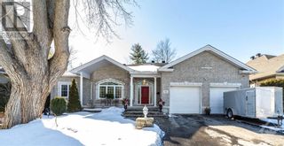 Photo 1: 888 AMYOT AVENUE in Ottawa: House for sale : MLS®# 1379081