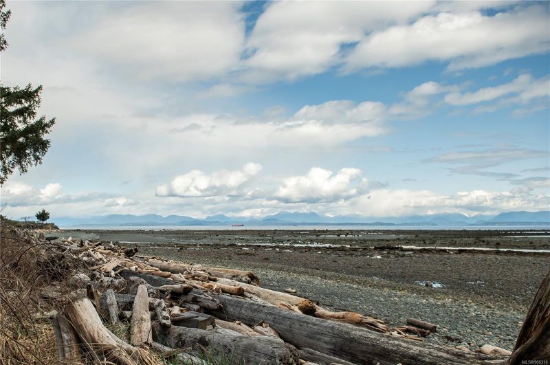 FEATURED LISTING: 3813 Island Hwy South Campbell River