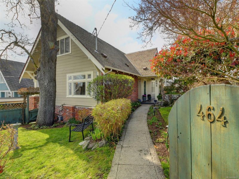 FEATURED LISTING: 464 Stannard Ave Victoria