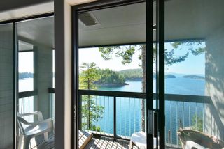 Photo 10: 5011 PANORAMA Drive in Garden Bay: Pender Harbour Egmont House for sale (Sunshine Coast)  : MLS®# R2821251