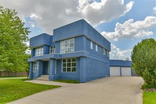 Photo 2: 48 Dearsley Place in Winnipeg: Tuxedo Residential for sale (1E)  : MLS®# 202217318