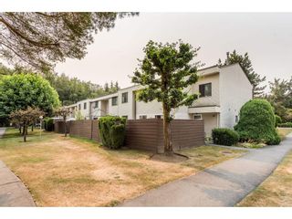 Photo 1: 114 14153 104 Avenue in Surrey: Whalley Townhouse for sale in "Hawthorne Park" (North Surrey)  : MLS®# R2194548