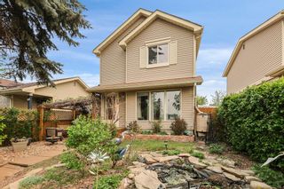 Photo 2: 28 Applecroft Road SE in Calgary: Applewood Park Detached for sale : MLS®# A2049974