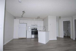 Photo 17: 407 20 Sierra Morena Mews SW in Calgary: Signal Hill Apartment for sale : MLS®# A2125393