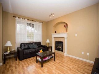 Photo 4: 2 27295 30TH Avenue in Langley: Aldergrove Langley Townhouse for sale in "APPLEGROVE" : MLS®# F1429238