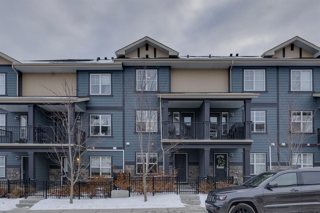 Main Photo: 39 Evanscrest Court NW in Calgary: Evanston Row/Townhouse for sale : MLS®# A2015861