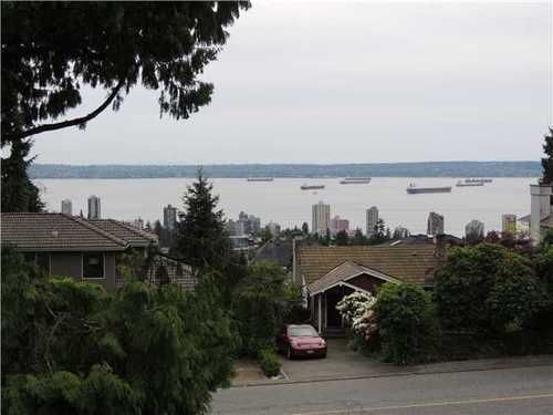 Main Photo: 2107 QUEENS Ave in West Vancouver: Home for sale : MLS®# V1065562
