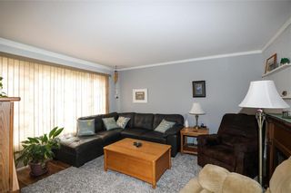 Photo 9: 17 Hampshire Bay West in Winnipeg: Windsor Park Residential for sale (2G)  : MLS®# 202124849