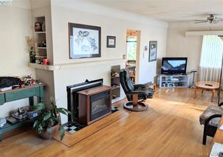 Photo 4: 3868 Carey Rd in VICTORIA: SW Tillicum House for sale (Saanich West)  : MLS®# 801080