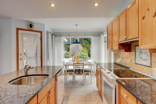 Photo 8: 2693 E MacDonald Dr in Saanich: SE Queenswood House for sale (Saanich East)  : MLS®# 924318