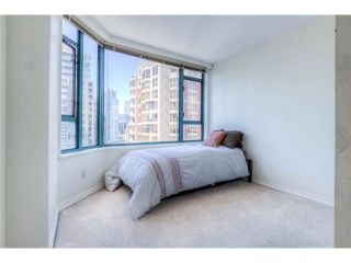 Photo 7: 2204 888 HAMILTON Street in Vancouver: Yaletown Condo for sale in "Rosedale Garden Residences" (Vancouver West)  : MLS®# R2095328