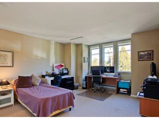 Photo 8: 102 245 W 15TH Street in North Vancouver: Central Lonsdale Townhouse for sale in "CHATSWORTH MEWS" : MLS®# V971991