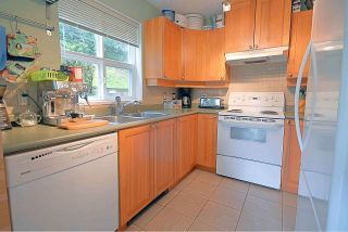 Photo 5: 105 1432 PARKWAY Boulevard in Coquitlam: Westwood Plateau Condo for sale in "MONTREAUX" : MLS®# R2157113