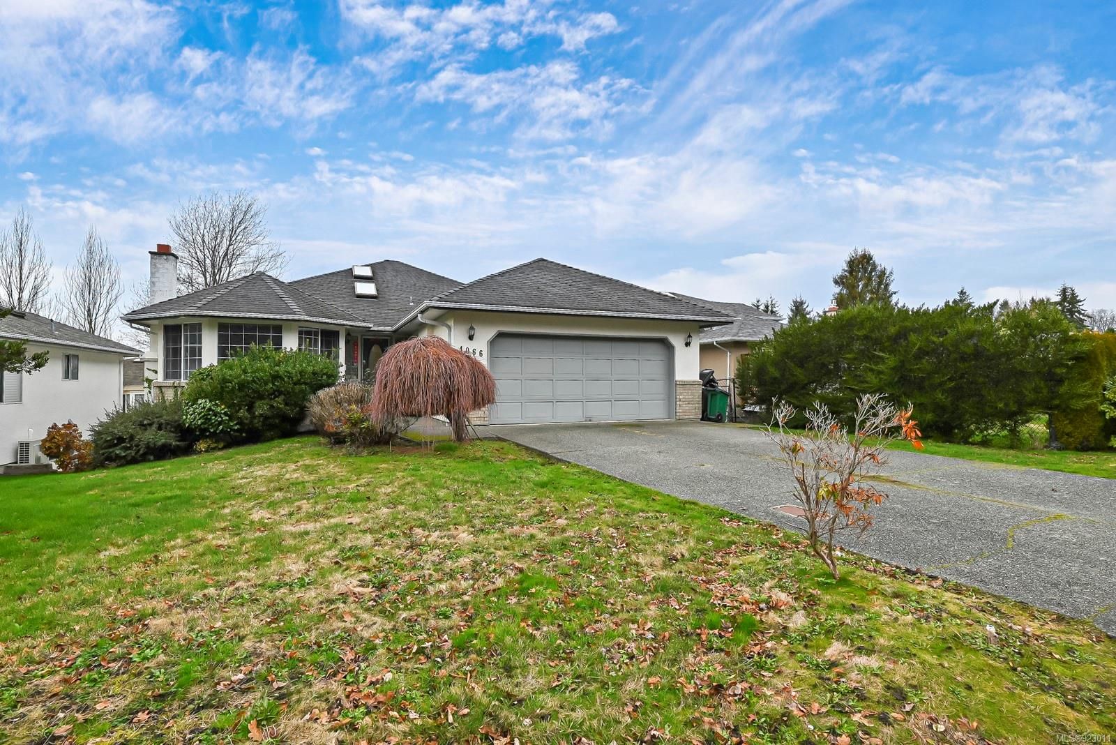 Main Photo: 4066 Beam Cres in Saanich: SE Mt Doug House for sale (Saanich East)  : MLS®# 923011