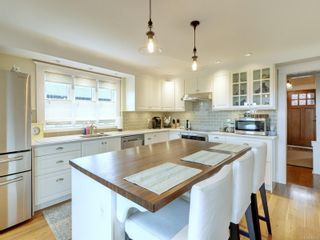 Photo 7: 623 Manchester Rd in Victoria: Vi Burnside House for sale : MLS®# 908435