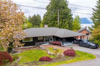 Photo 1: 150 SEAVIEW Place: Lions Bay House for sale (West Vancouver)  : MLS®# R2705119