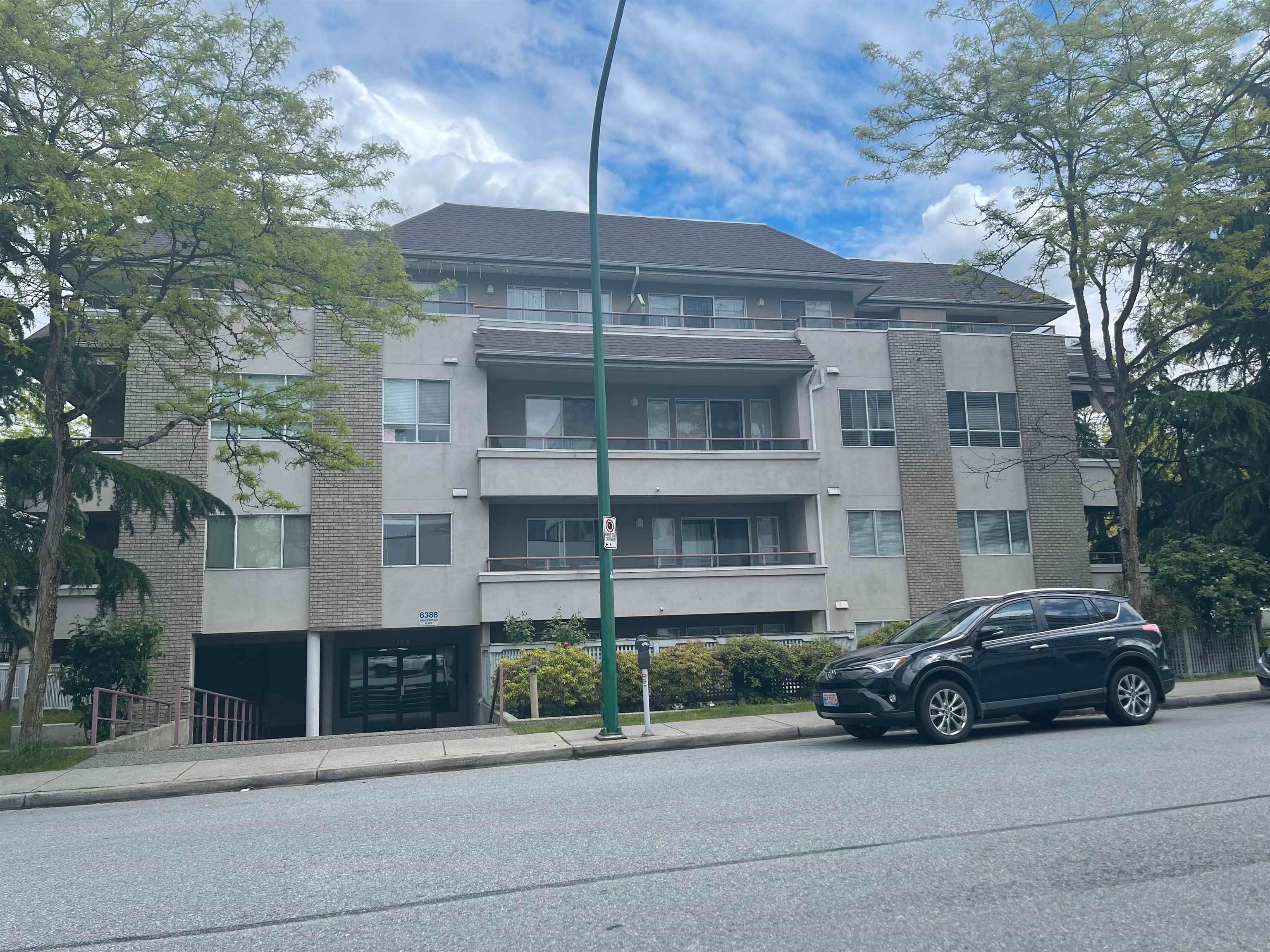 Main Photo: 305 6388 MARLBOROUGH Avenue in Burnaby: Forest Glen BS Condo for sale in "Marlborough Place" (Burnaby South)  : MLS®# R2703450