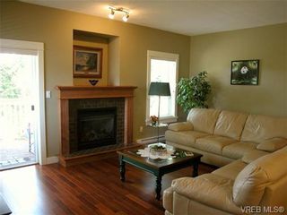 Photo 6: 51 DeGoutiere Place in VICTORIA: VR Six Mile Residential for sale (View Royal)  : MLS®# 326600